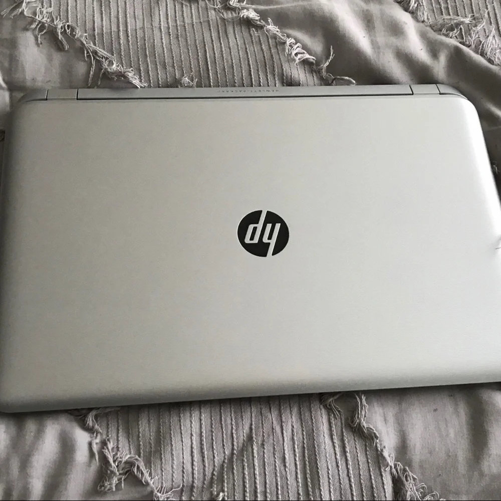 HP Pavilion ( Beats Audio ) Laptop